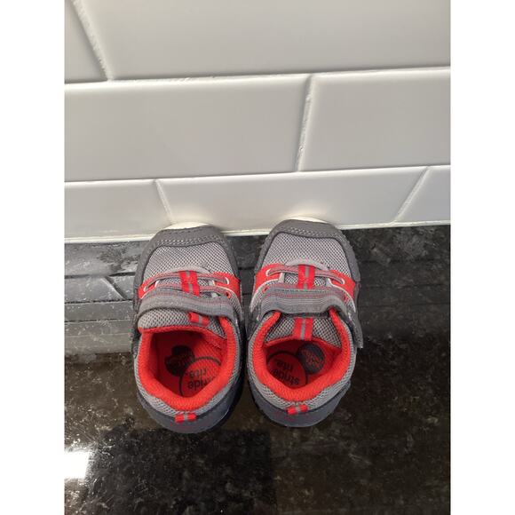 stride rite kids size us 4 leather Motion kylo sneaker shoes gray and red - Picture 7 of 11